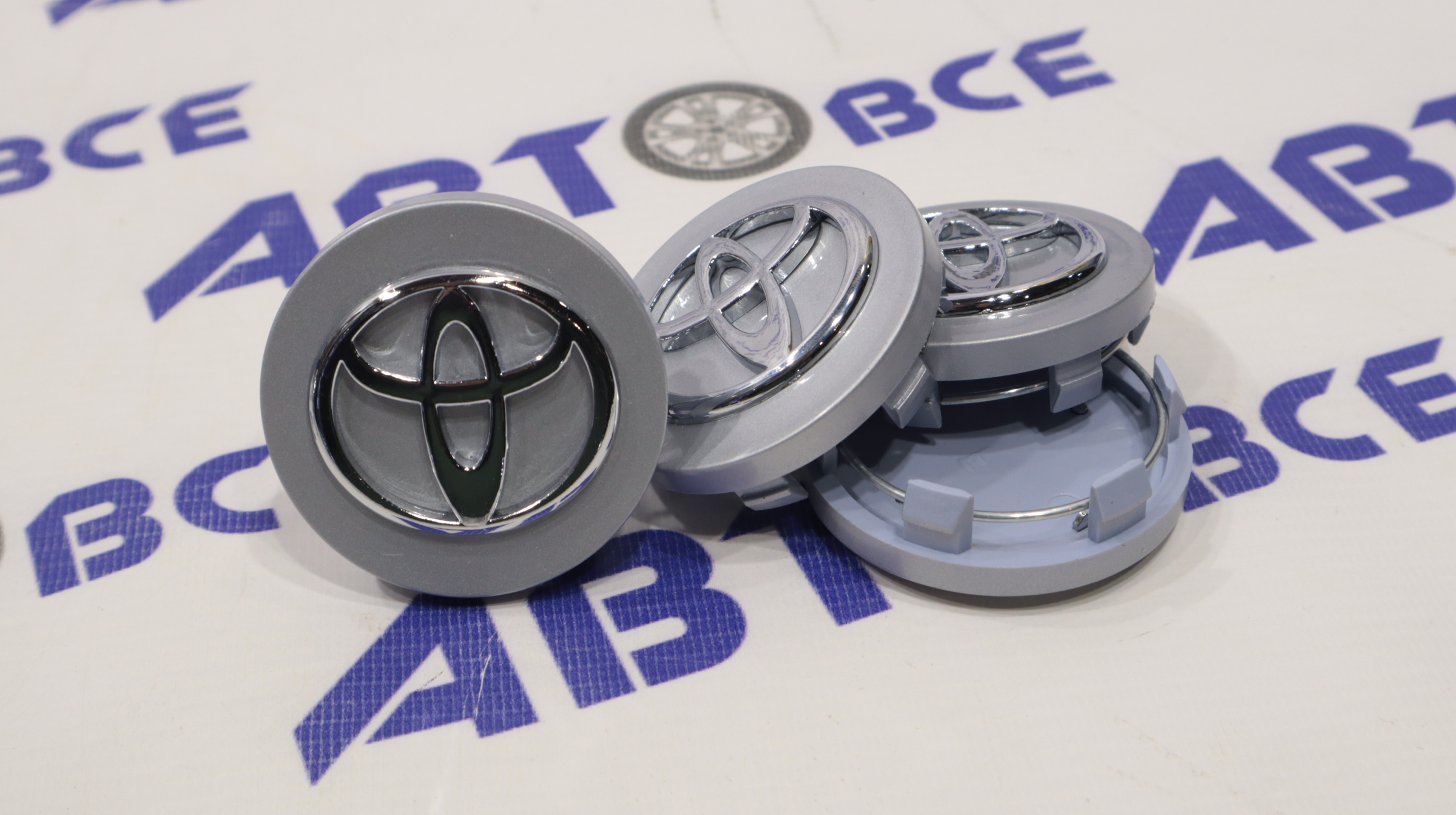 Колпачок ступицы (пластик) комплект 4шт Toyota серые хром (58мм)